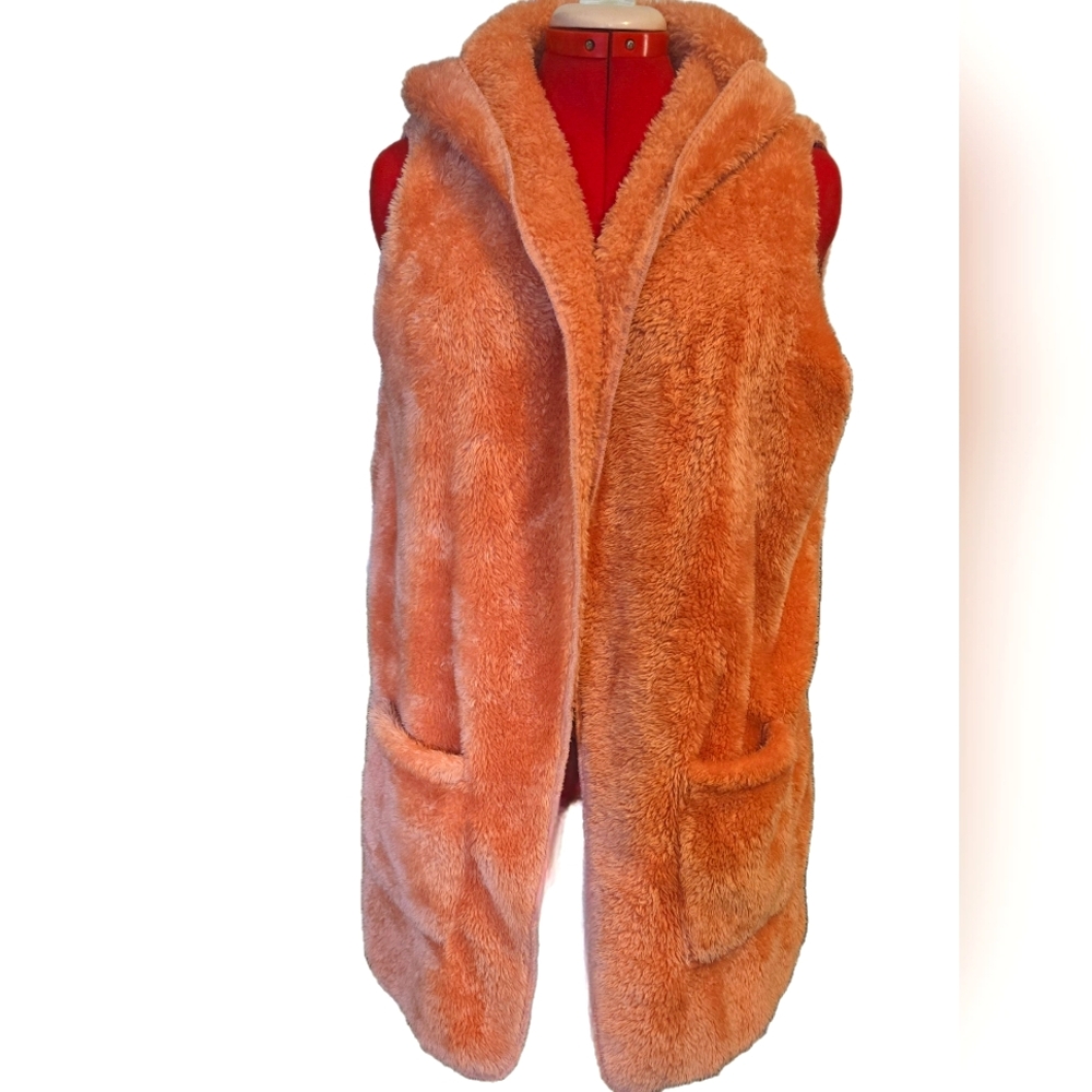 Zenana Womens Sleeveless Faux Fur Hooded Vest with Pockets Sizd XL